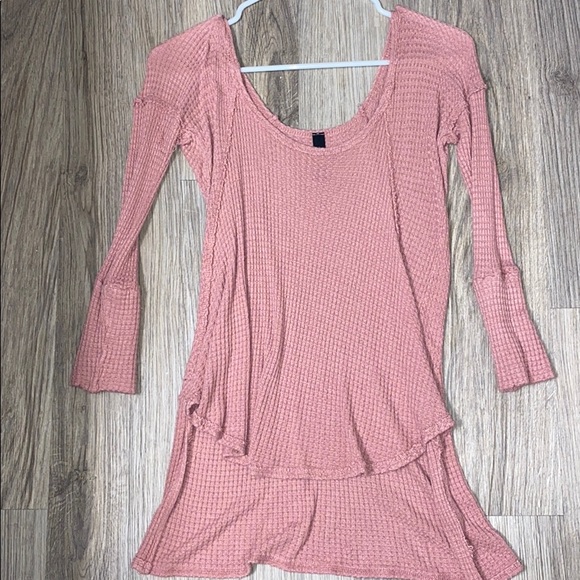 Boutique high low top distressed look - Picture 1 of 5